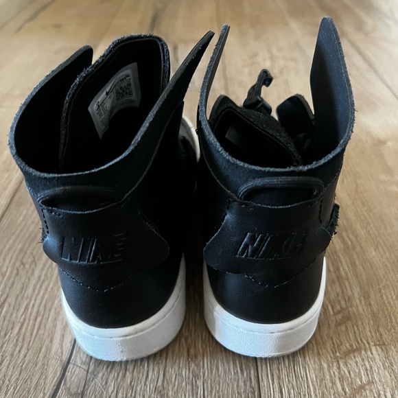 Nike Womens Vandalized LX “Anthracite” - Picture 5 of 8